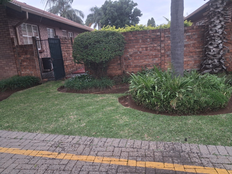 2 Bedroom Property for Sale in The Orchards Gauteng