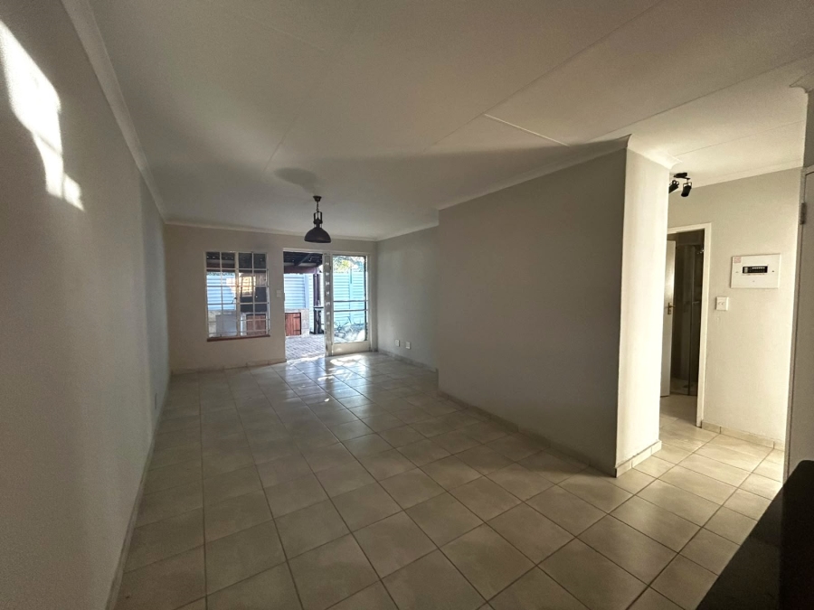 To Let 2 Bedroom Property for Rent in Moregloed Gauteng