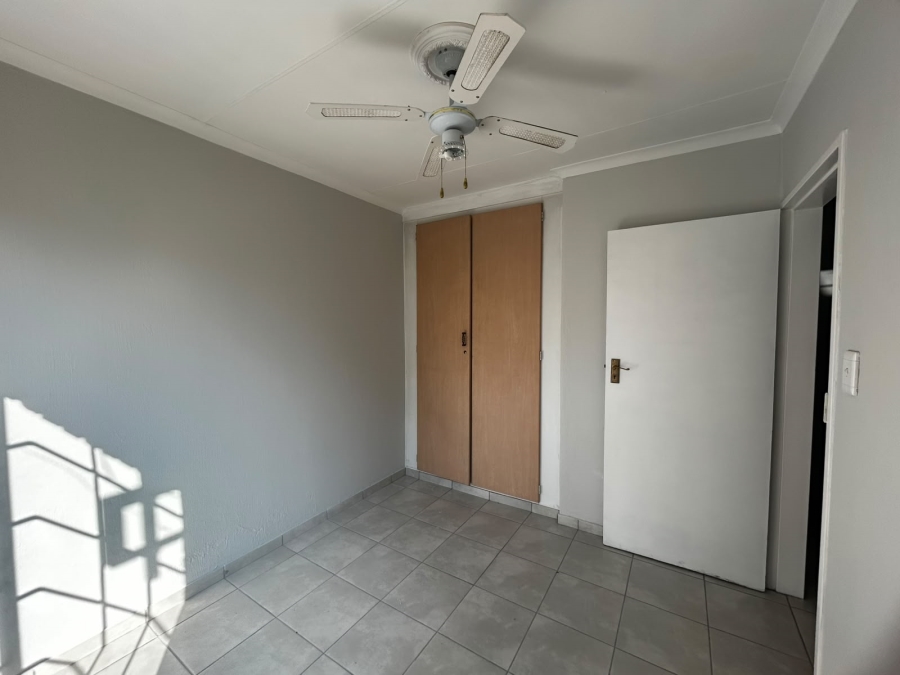 To Let 2 Bedroom Property for Rent in Moregloed Gauteng