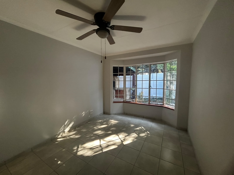 To Let 2 Bedroom Property for Rent in Moregloed Gauteng