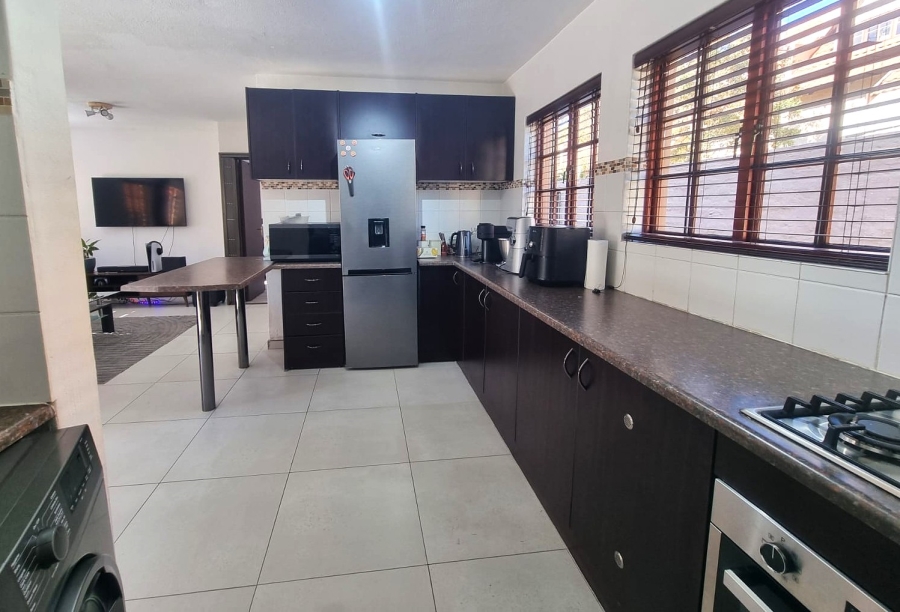 To Let 3 Bedroom Property for Rent in Equestria Gauteng