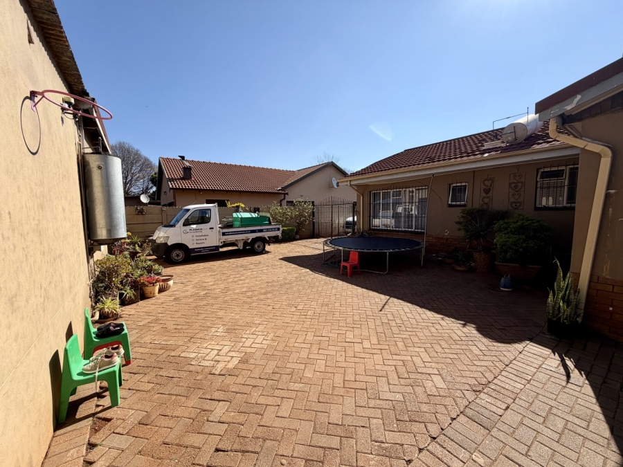 4 Bedroom Property for Sale in Kilner Park Gauteng