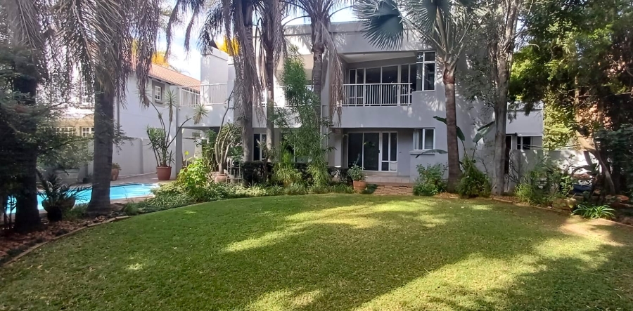 To Let 4 Bedroom Property for Rent in Silver Lakes Golf Estate Gauteng
