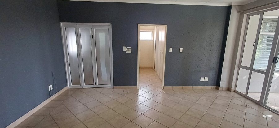 To Let 4 Bedroom Property for Rent in Silver Lakes Golf Estate Gauteng