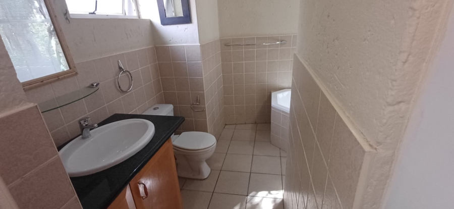 To Let 4 Bedroom Property for Rent in Silver Lakes Golf Estate Gauteng