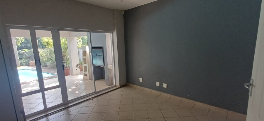 To Let 4 Bedroom Property for Rent in Silver Lakes Golf Estate Gauteng