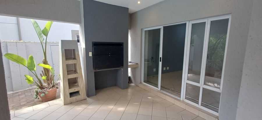 To Let 4 Bedroom Property for Rent in Silver Lakes Golf Estate Gauteng