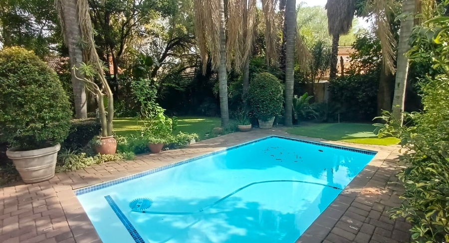 To Let 4 Bedroom Property for Rent in Silver Lakes Golf Estate Gauteng