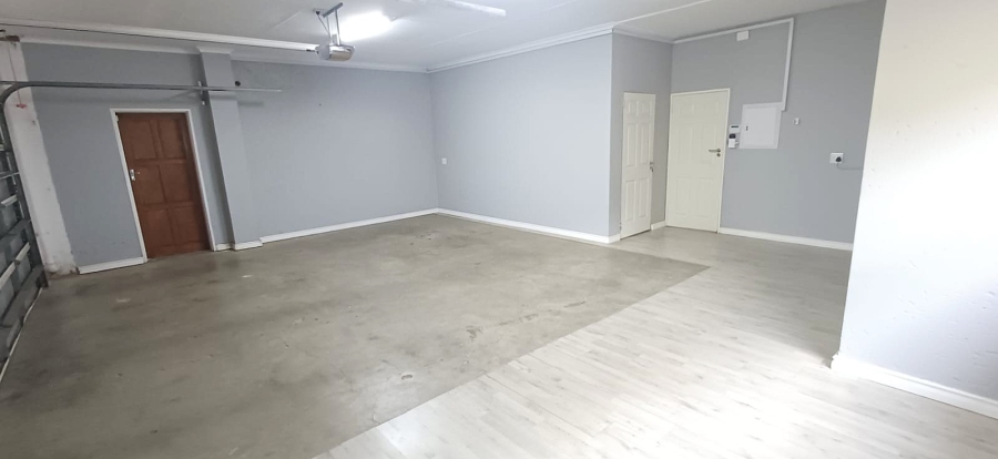 To Let 4 Bedroom Property for Rent in Silver Lakes Golf Estate Gauteng