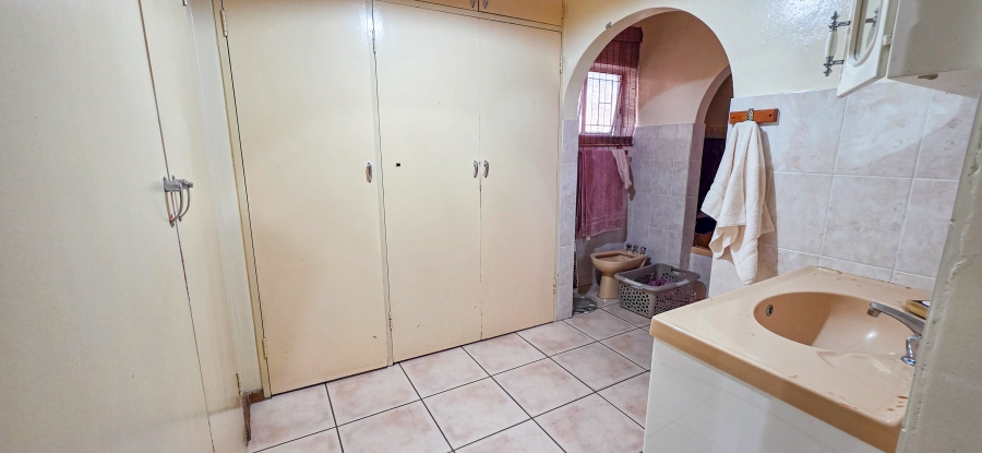 6 Bedroom Property for Sale in Wonderboom Gauteng