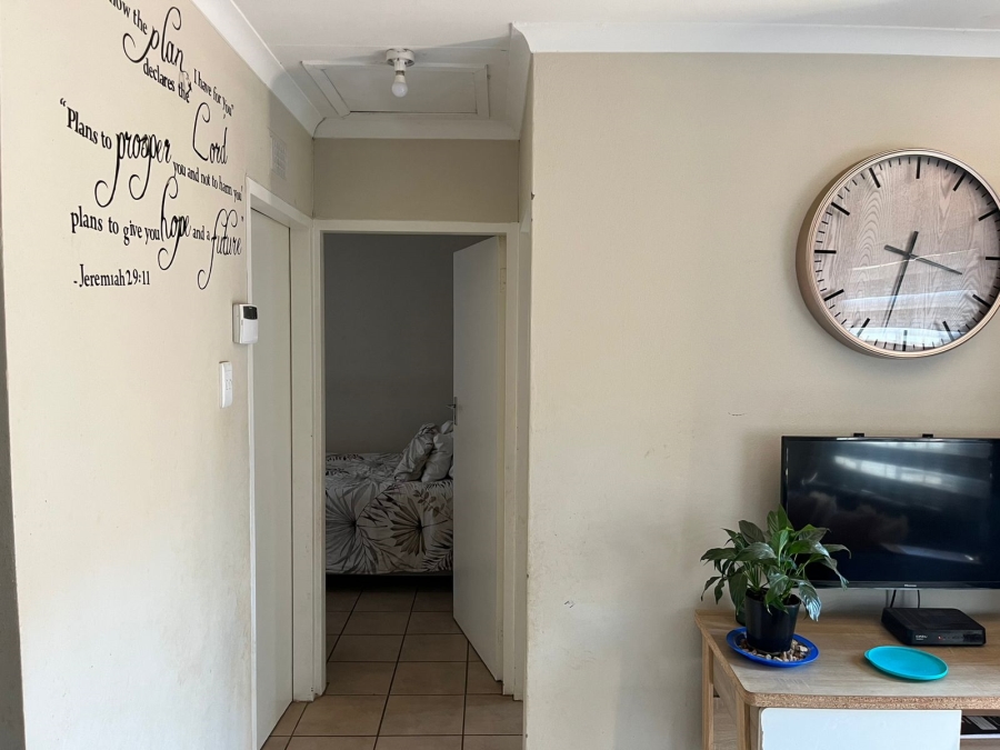 2 Bedroom Property for Sale in Palm Ridge Gauteng