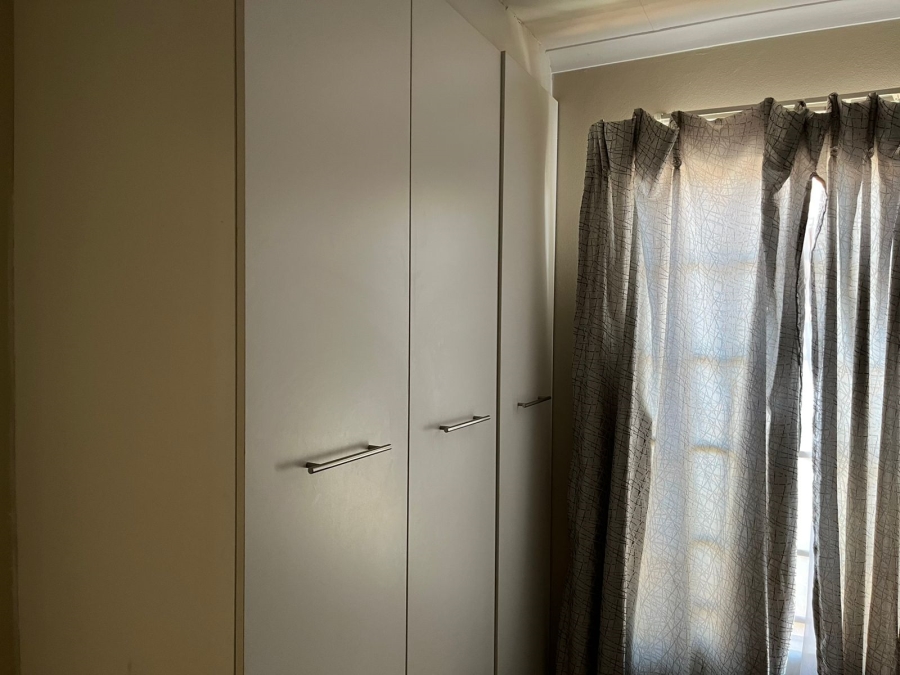 2 Bedroom Property for Sale in Palm Ridge Gauteng