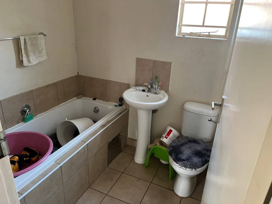2 Bedroom Property for Sale in Palm Ridge Gauteng