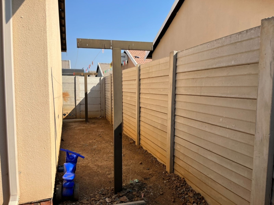 2 Bedroom Property for Sale in Palm Ridge Gauteng