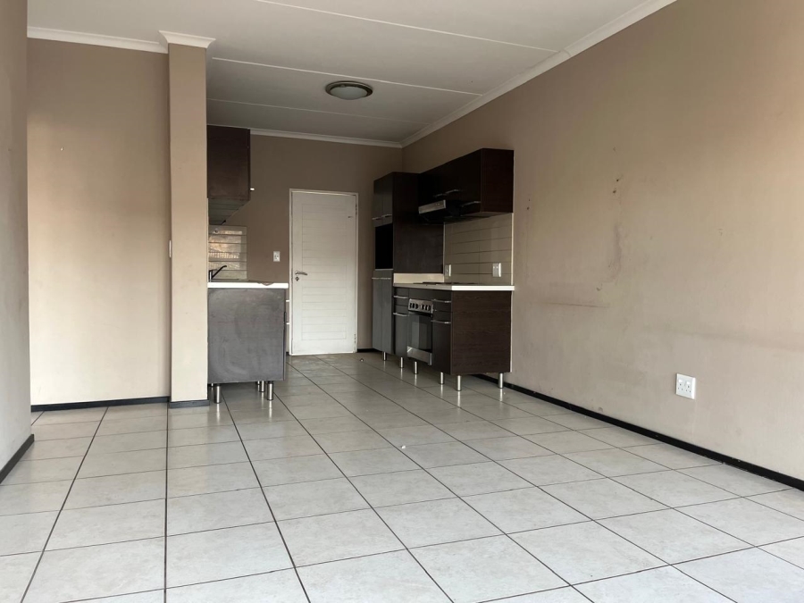 2 Bedroom Property for Sale in Oakdene Gauteng