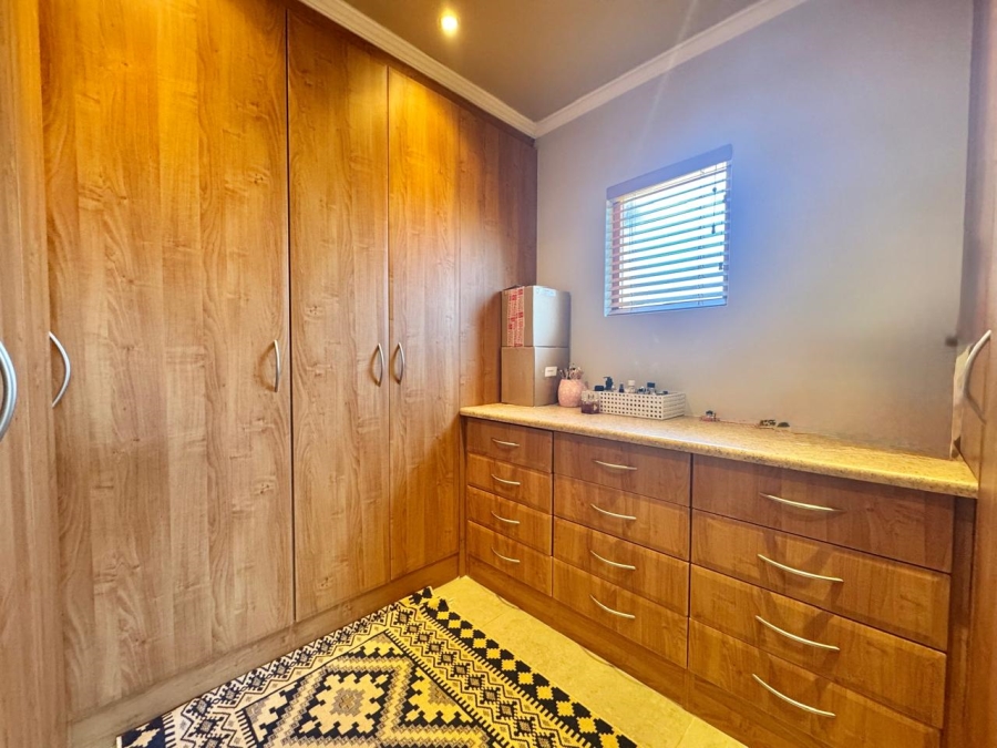 To Let 3 Bedroom Property for Rent in Goedeburg Gauteng