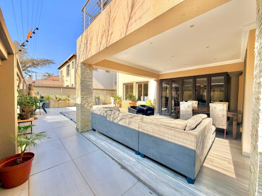 To Let 3 Bedroom Property for Rent in Goedeburg Gauteng