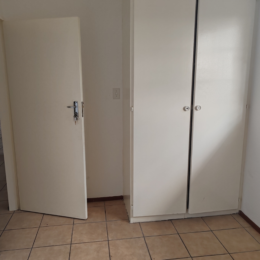To Let 3 Bedroom Property for Rent in Die Hoewes Gauteng
