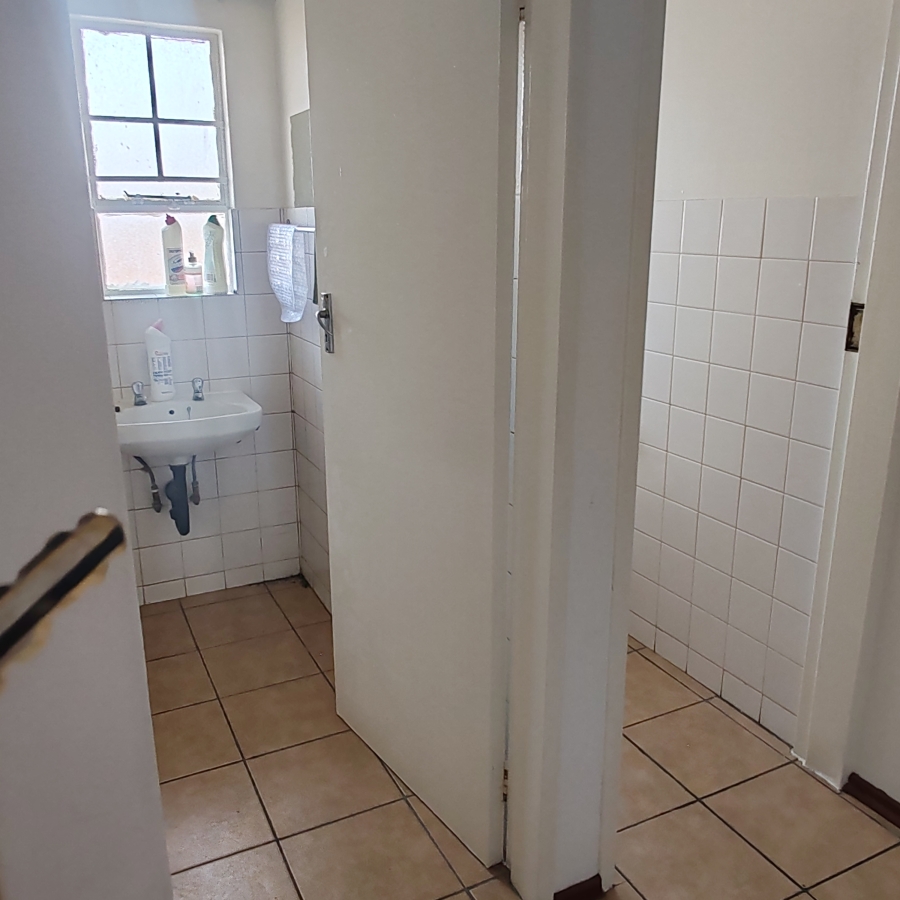 To Let 3 Bedroom Property for Rent in Die Hoewes Gauteng