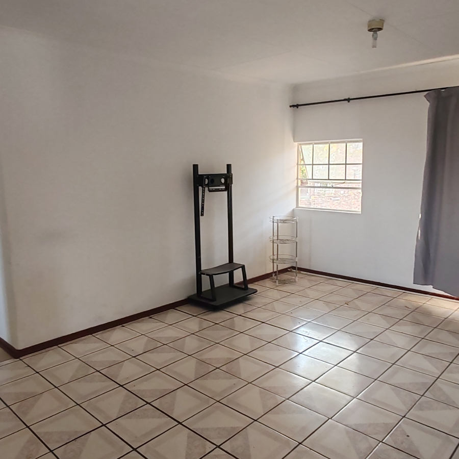 To Let 3 Bedroom Property for Rent in Die Hoewes Gauteng