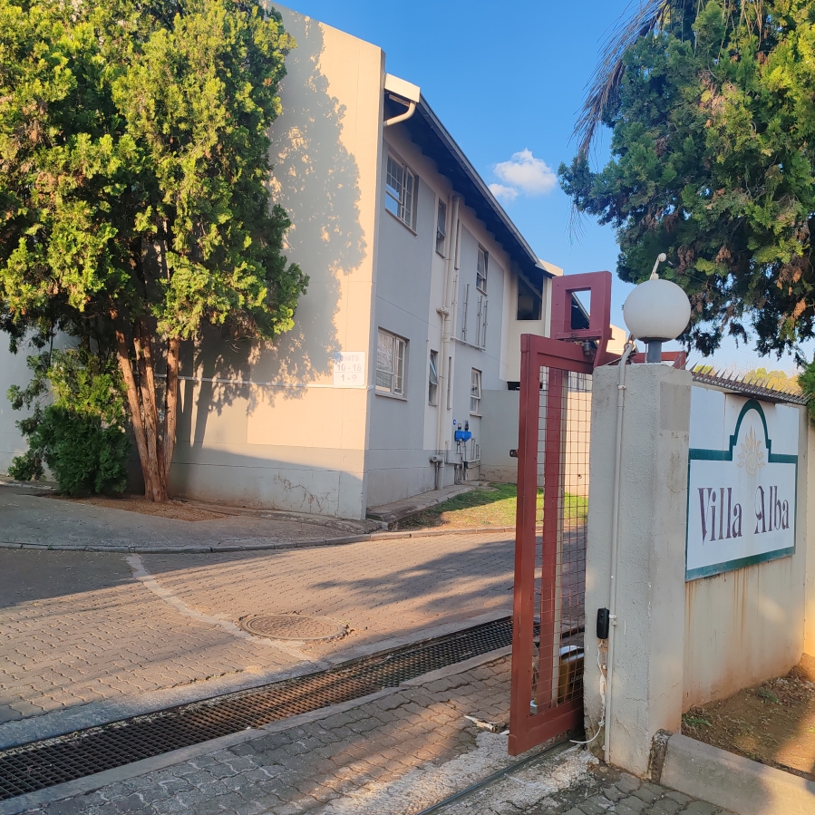 To Let 3 Bedroom Property for Rent in Die Hoewes Gauteng