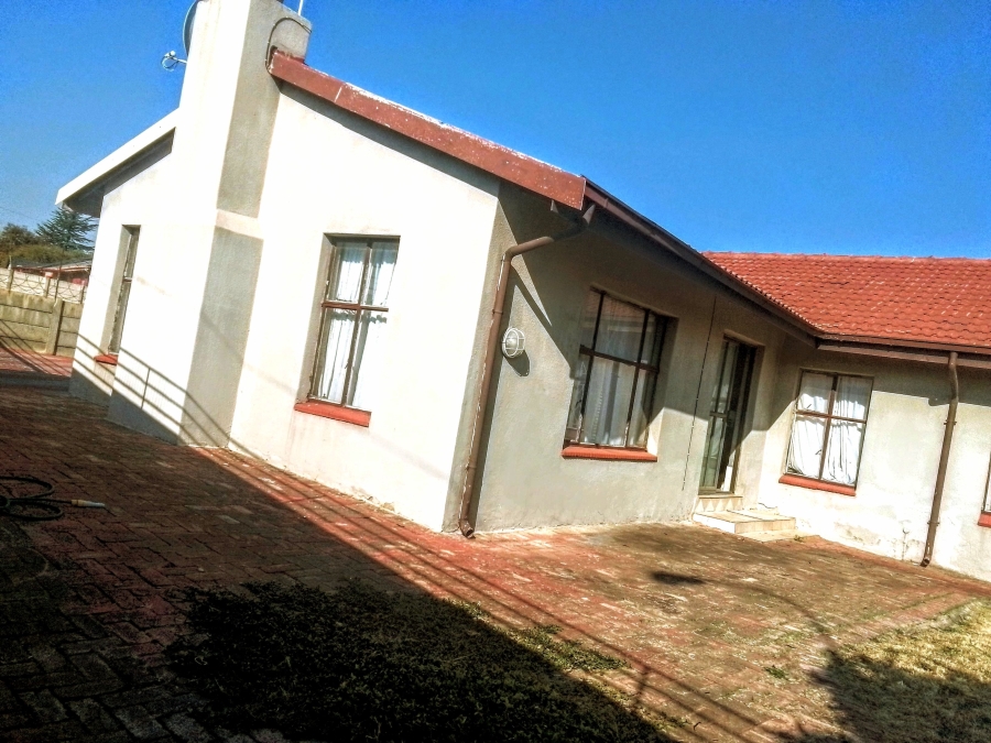 4 Bedroom Property for Sale in Witpoortjie Gauteng