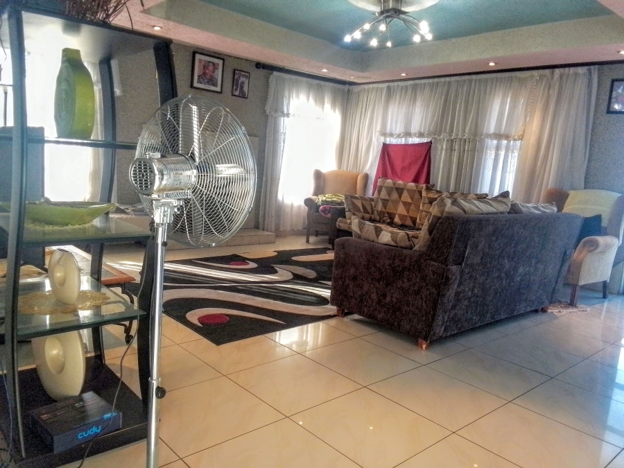 4 Bedroom Property for Sale in Witpoortjie Gauteng