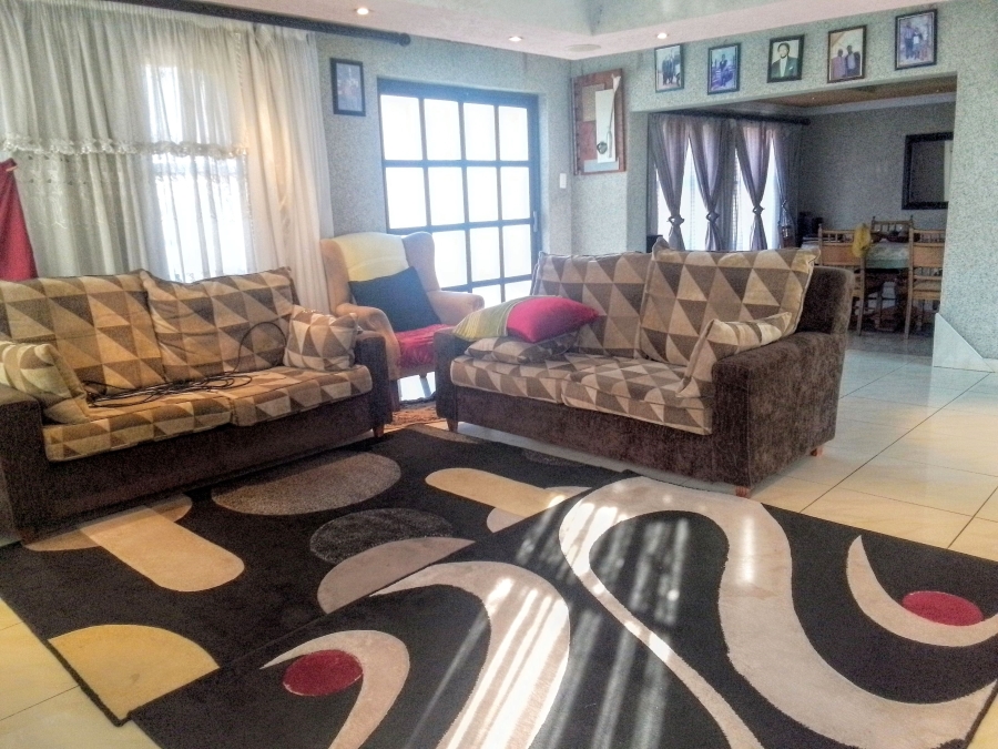 4 Bedroom Property for Sale in Witpoortjie Gauteng