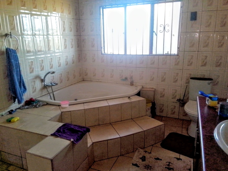 4 Bedroom Property for Sale in Witpoortjie Gauteng