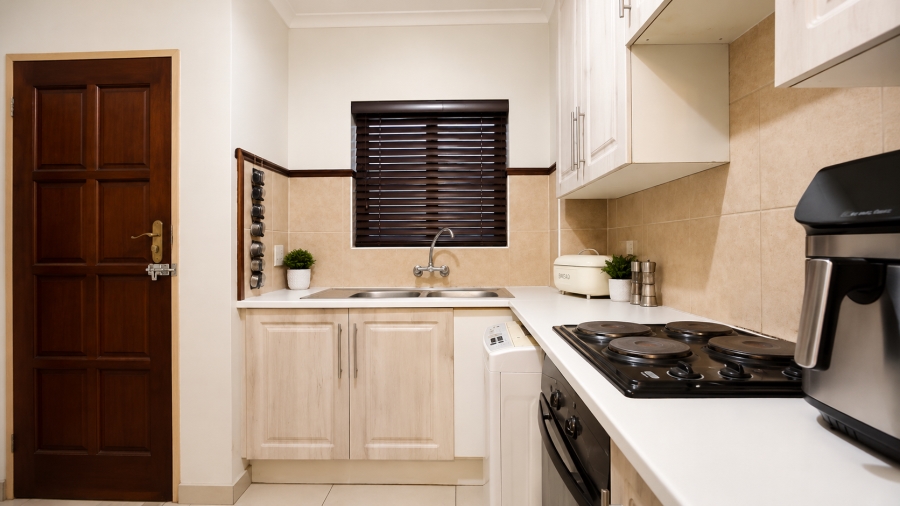 2 Bedroom Property for Sale in Die Hoewes Gauteng