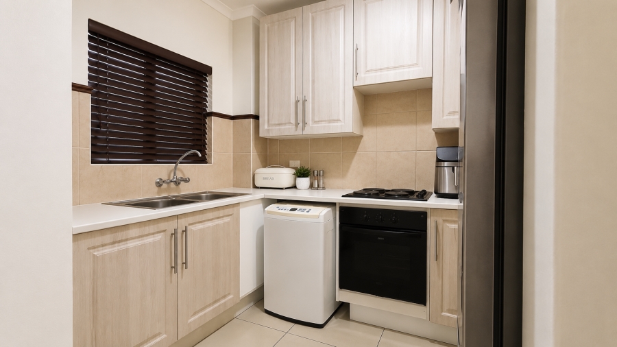 2 Bedroom Property for Sale in Die Hoewes Gauteng