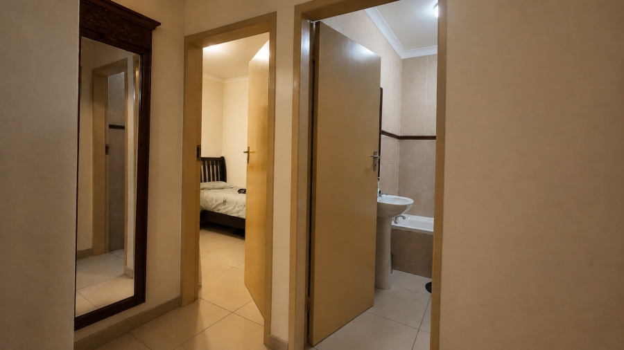 2 Bedroom Property for Sale in Die Hoewes Gauteng
