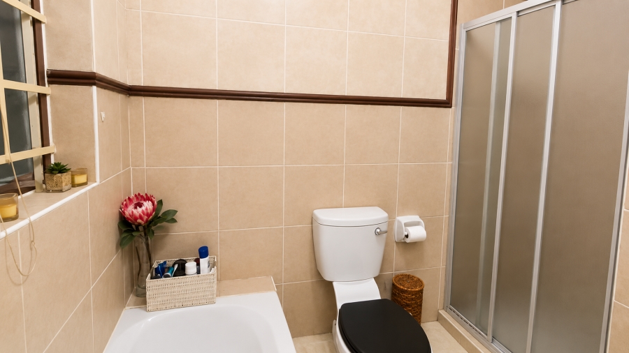 2 Bedroom Property for Sale in Die Hoewes Gauteng