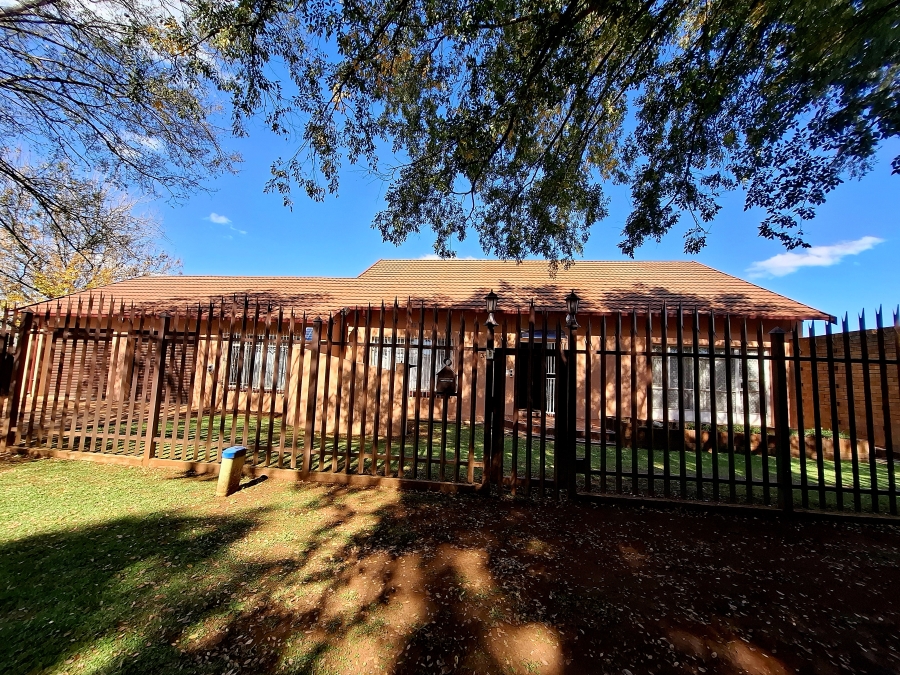 To Let 3 Bedroom Property for Rent in Brakpan Central Gauteng