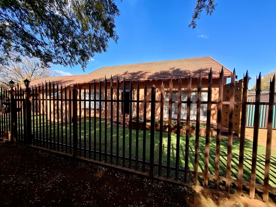 To Let 3 Bedroom Property for Rent in Brakpan Central Gauteng