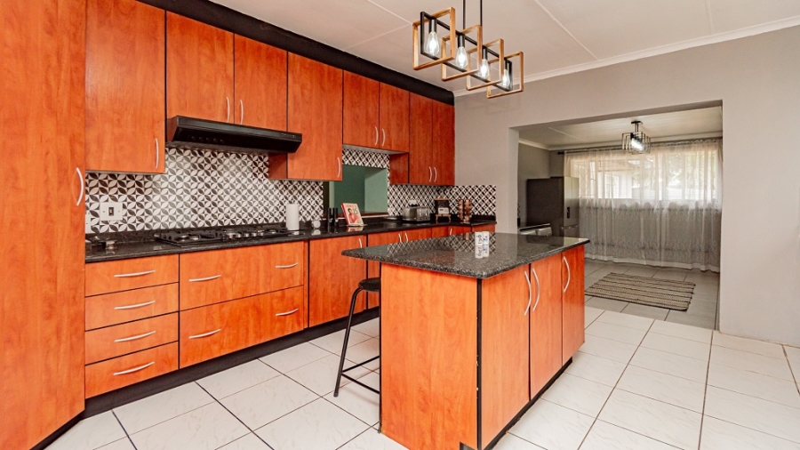 3 Bedroom Property for Sale in Brackenhurst Gauteng