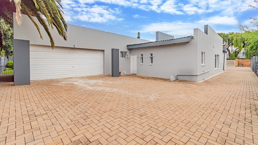 3 Bedroom Property for Sale in Brackenhurst Gauteng