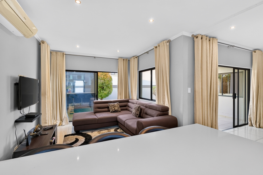 4 Bedroom Property for Sale in Lonehill Gauteng