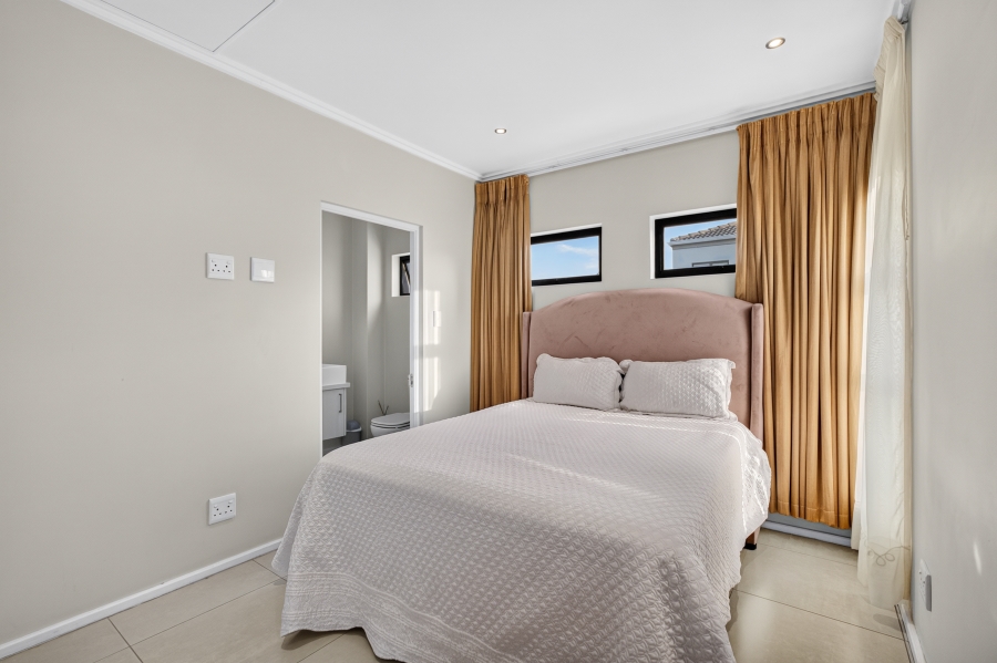 4 Bedroom Property for Sale in Lonehill Gauteng