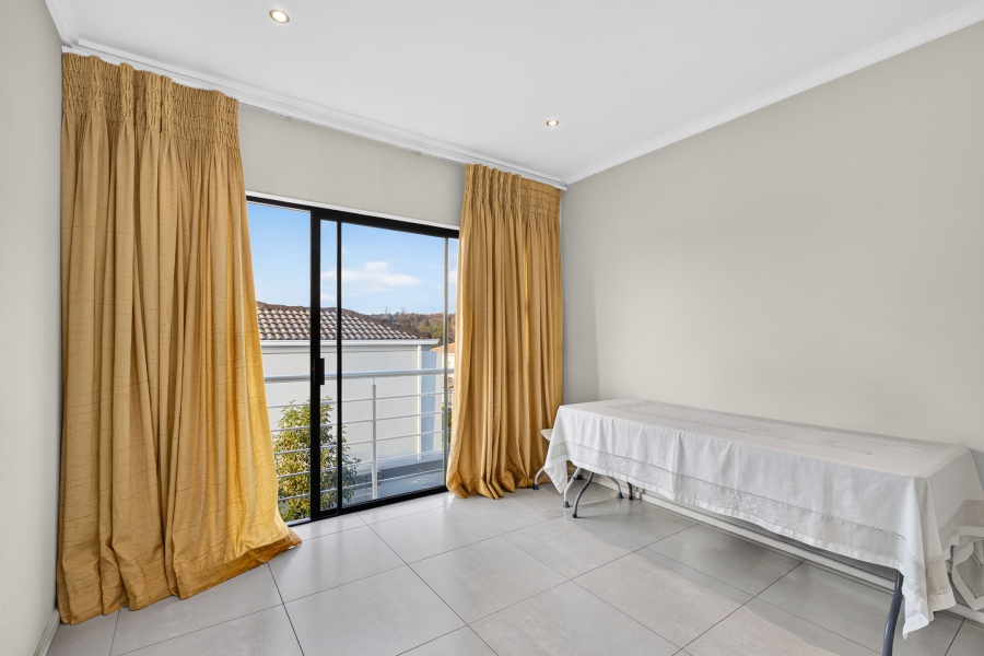 4 Bedroom Property for Sale in Lonehill Gauteng