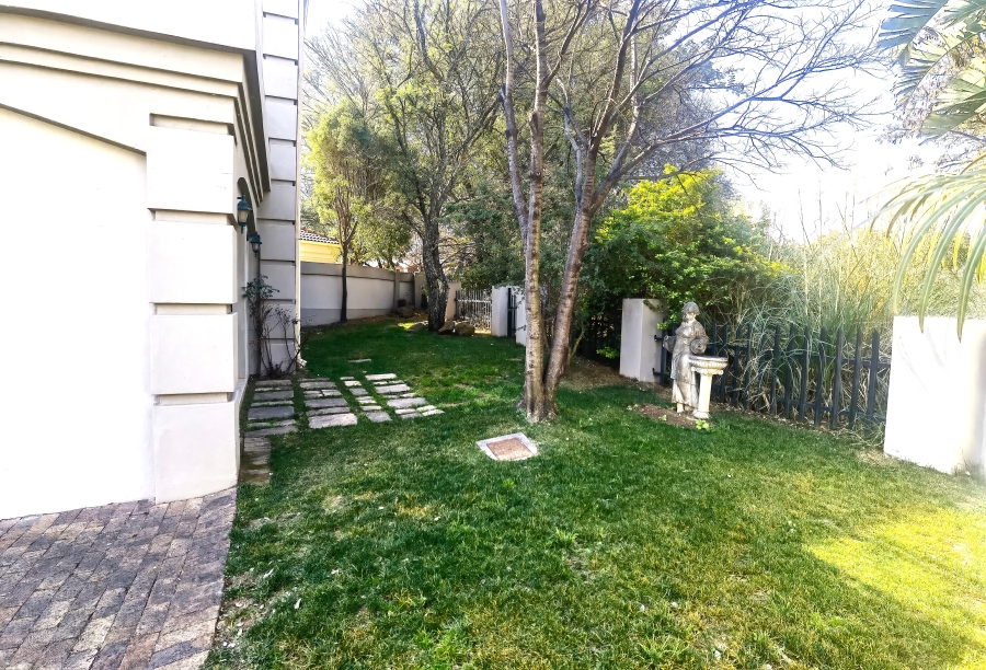 To Let 3 Bedroom Property for Rent in Blue Valley Golf Estate Gauteng