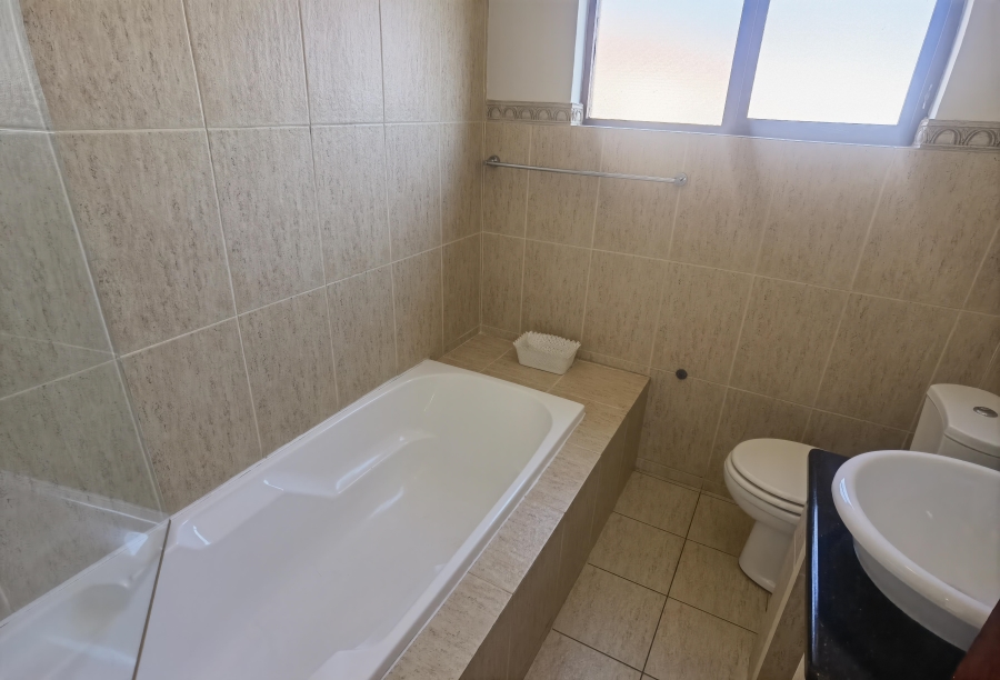 To Let 3 Bedroom Property for Rent in Blue Valley Golf Estate Gauteng
