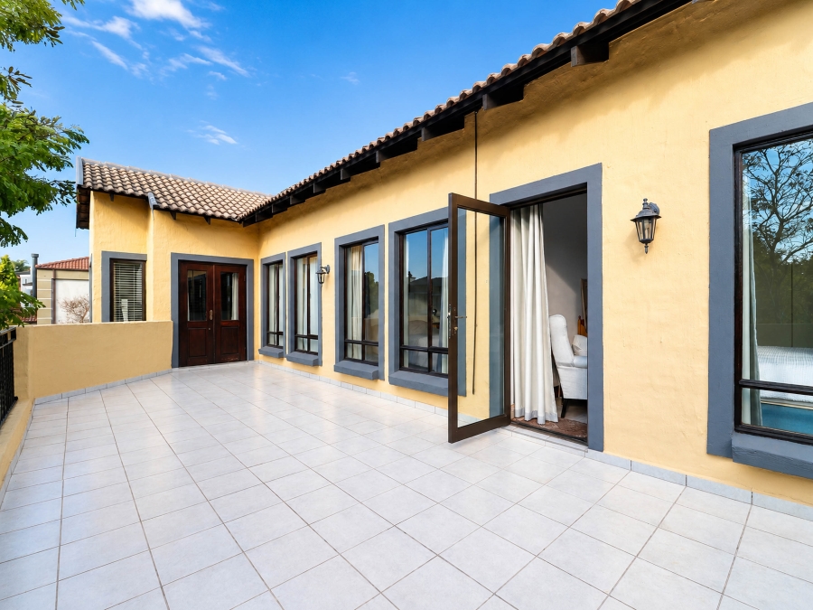 5 Bedroom Property for Sale in Blue Valley Golf Estate Gauteng