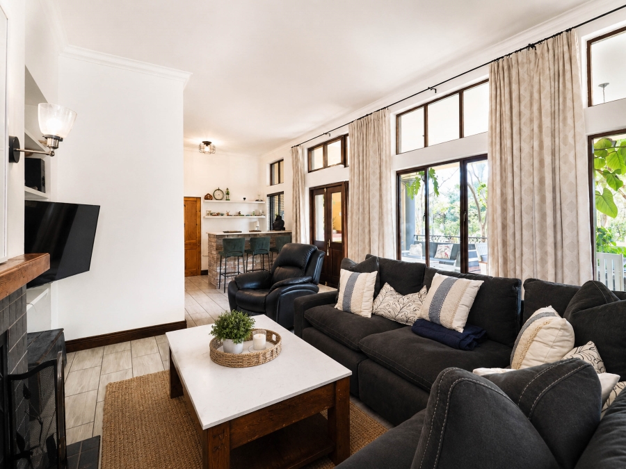 5 Bedroom Property for Sale in Blue Valley Golf Estate Gauteng