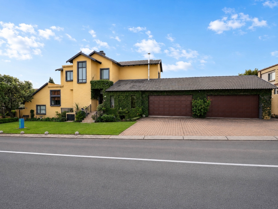 5 Bedroom Property for Sale in Blue Valley Golf Estate Gauteng