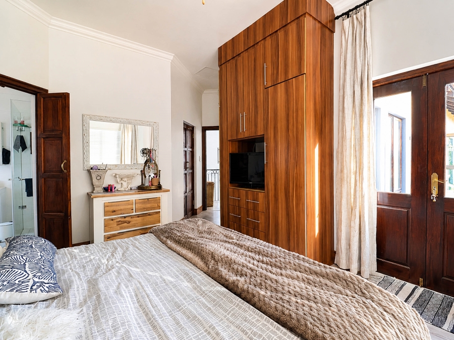 5 Bedroom Property for Sale in Blue Valley Golf Estate Gauteng