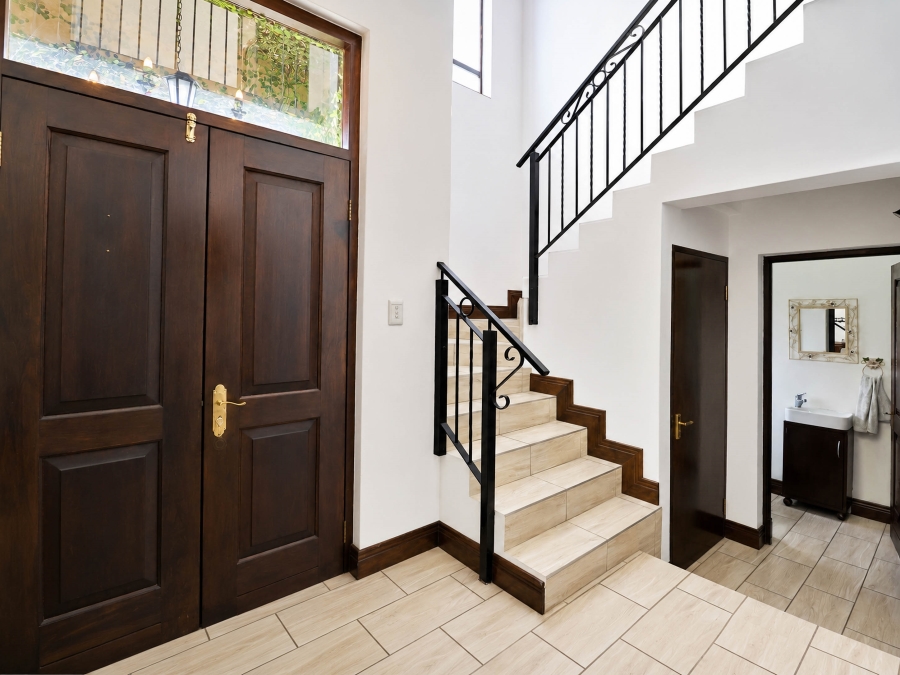 5 Bedroom Property for Sale in Blue Valley Golf Estate Gauteng