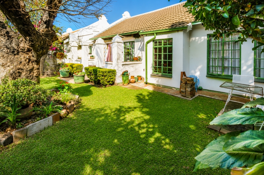 2 Bedroom Property for Sale in Die Hoewes Gauteng
