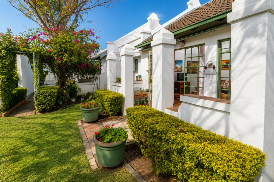 2 Bedroom Property for Sale in Die Hoewes Gauteng