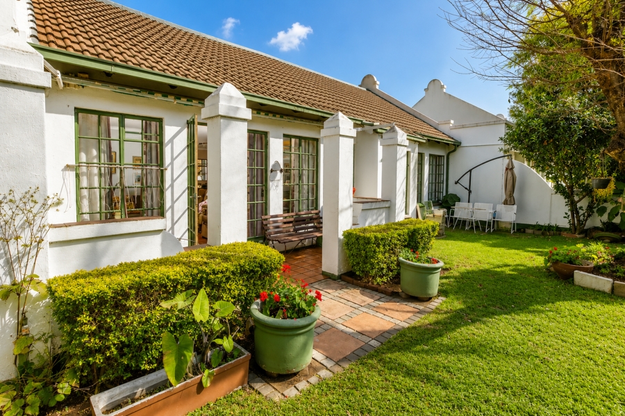2 Bedroom Property for Sale in Die Hoewes Gauteng